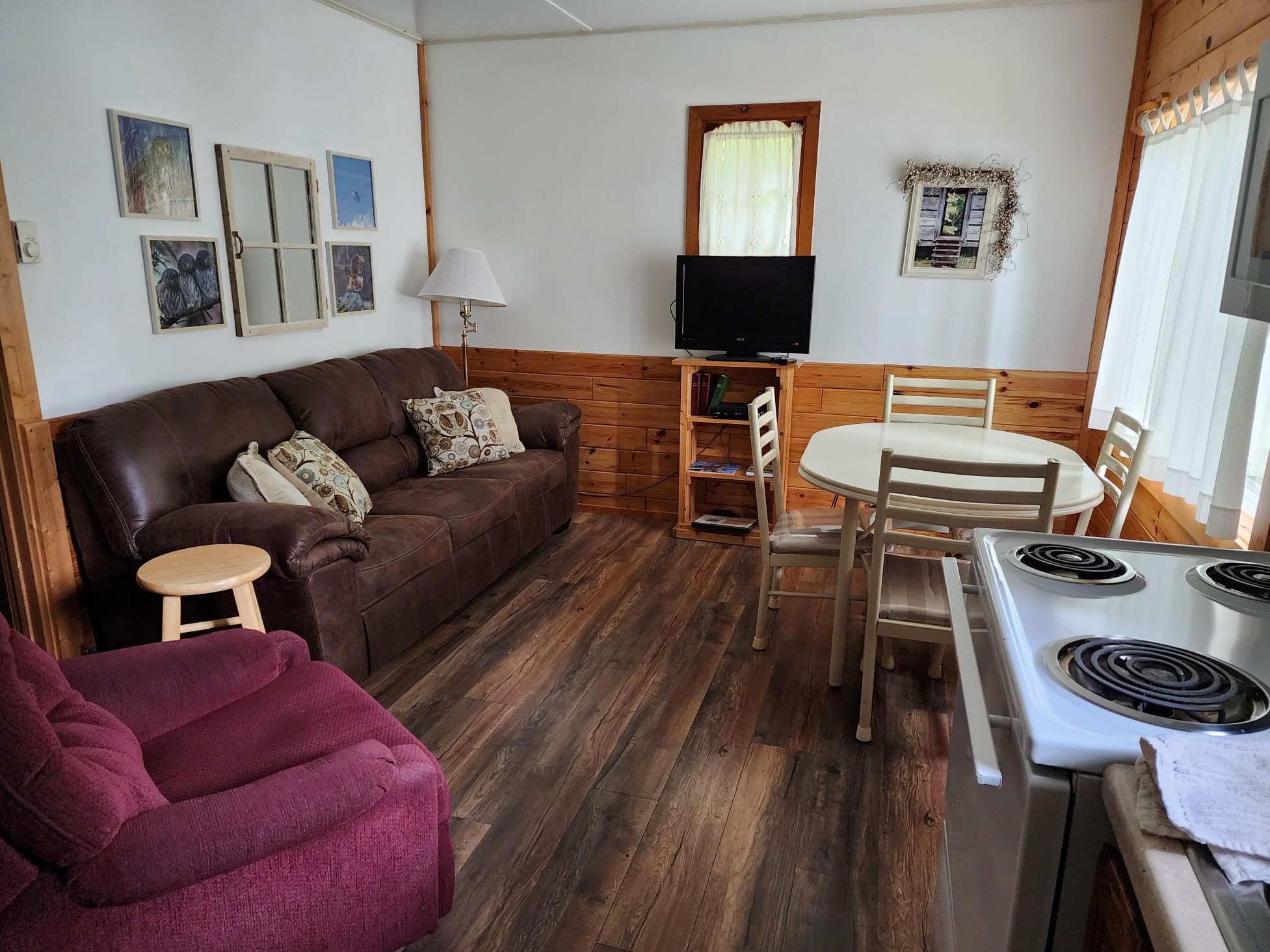 Snowy Owl Photo Gallery Oak Point Resort Leech Lake MN Lodging